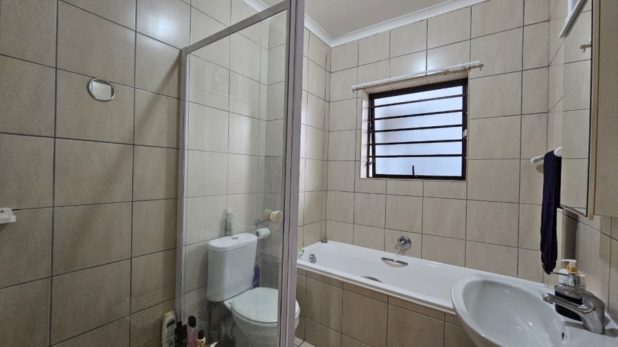 To Let 2 Bedroom Property for Rent in Burgundy Estate Western Cape